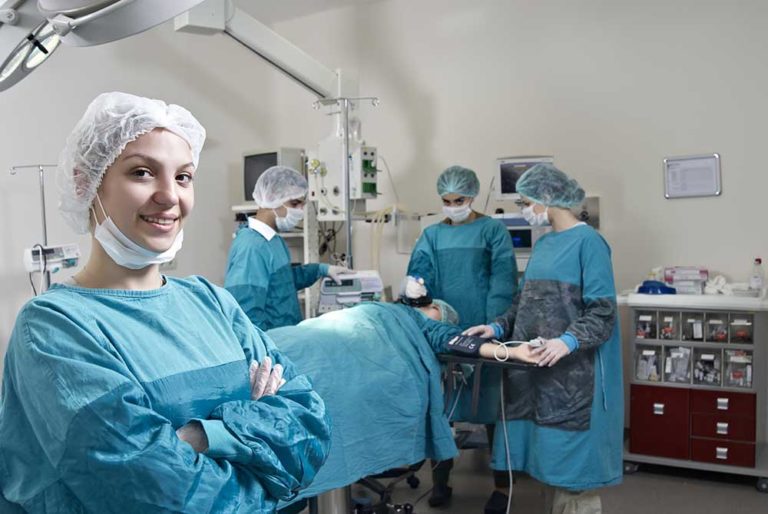 What Does A Surgical Assistant Do How To Become One