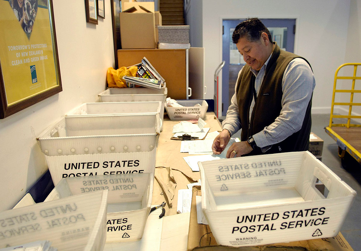 What Does A Postal Service Worker Do And How To Work At The Post Office